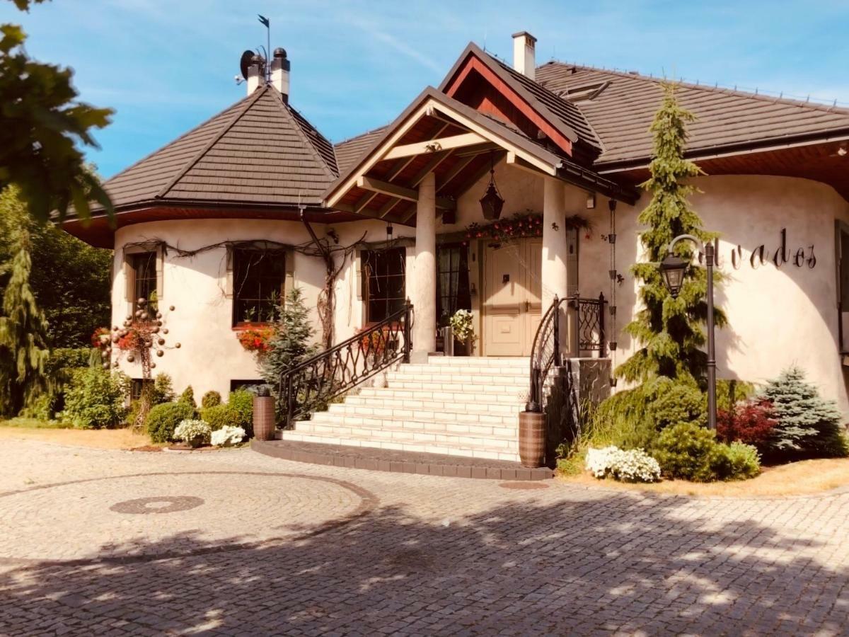 Calvados Hotel Ruda Slaska Buitenkant foto